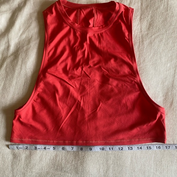 Lululemon muscle love crop tank - Picture 3 of 7
